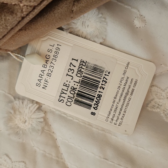 NWT Sara Tan Velvet Quilted Convertible Purse - Picture 5 of 7